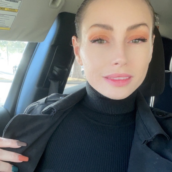 Meet your Posher, Lorelei - Picture 2 of 2